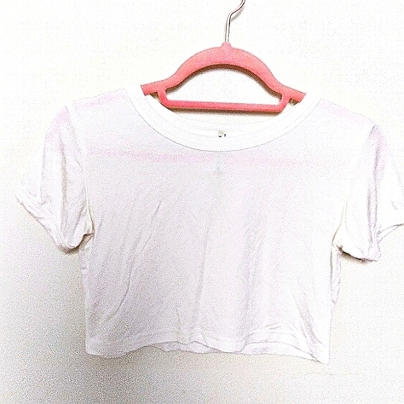 Emma & Sam White Cropped Tee Size Medium - Picture 2 of 6